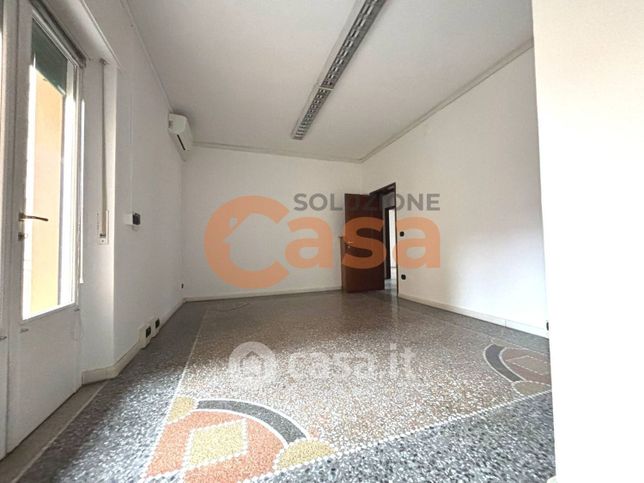 Ufficio in commerciale in Via IV Novembre