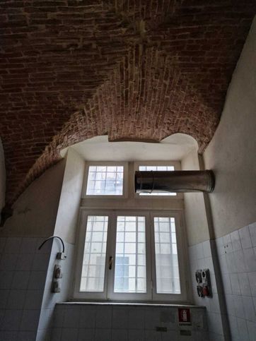 Negozio/locale commerciale in commerciale in Via Beccheria