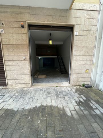 Garage/posto auto in residenziale in Via Beata Francesca 21