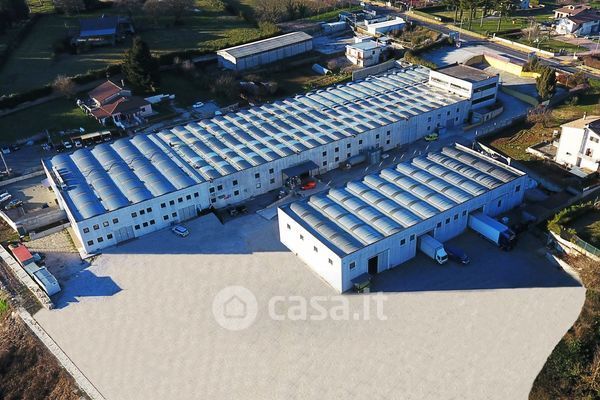 Capannone in commerciale in Via Casilina