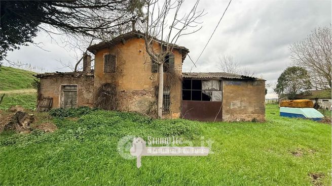 Terreno edificabile in residenziale in Via Argine Destro Montone