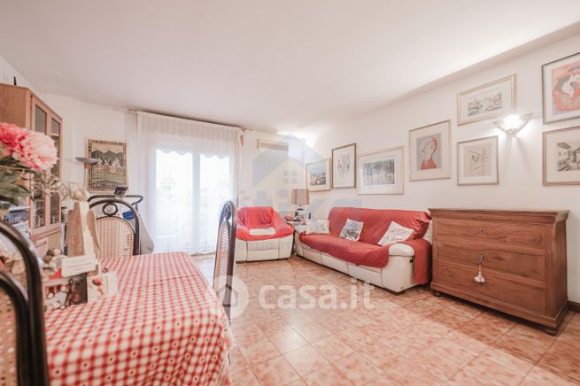 Appartamento in residenziale in Via Gonfo 9