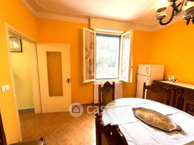 Casa indipendente in residenziale in 