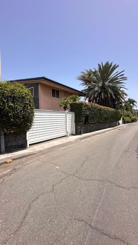 Villa in residenziale in Via Duca degli Abruzzi 193