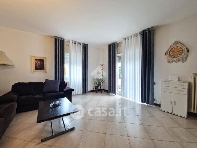 Appartamento in residenziale in Via Francesco Nullo 1