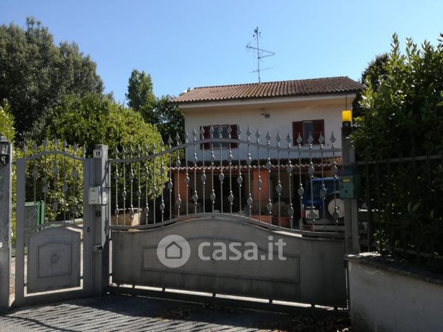 Villa in residenziale in Via San Maria delle Camere