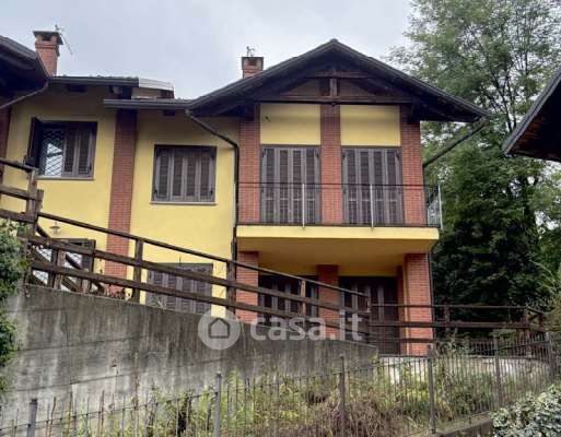 Casa bi/trifamiliare in residenziale in Strada Revigliasco