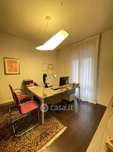 Ufficio in commerciale in Via Gino Trainotti 6