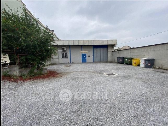 Capannone in commerciale in Via Savona 42