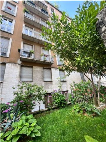 Appartamento in residenziale in Via Macedonio Melloni 10