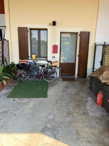 Casa indipendente in residenziale in