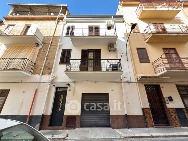 Casa indipendente in residenziale in Via Mirabella 46