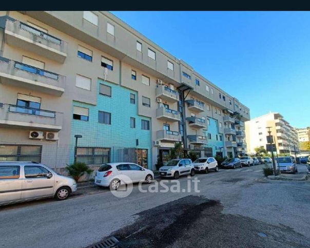 Capannone in commerciale in Via Carlo Alberto dalla Chiesa 34