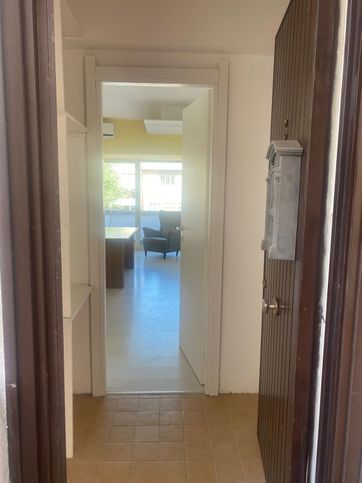 Ufficio in commerciale in Via Cassia