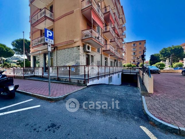 Box/posto auto in residenziale in Via Rattalino 2