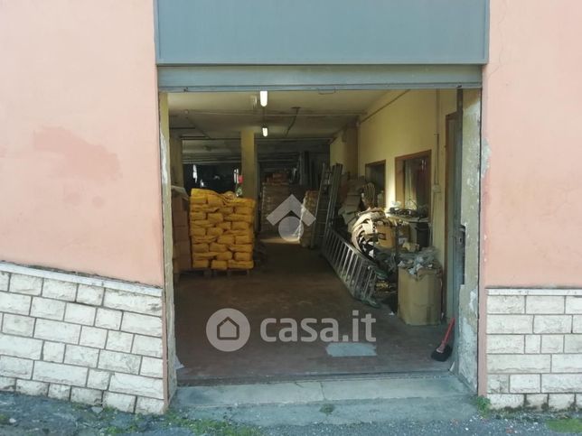 Capannone in commerciale in Via Chiusure 203