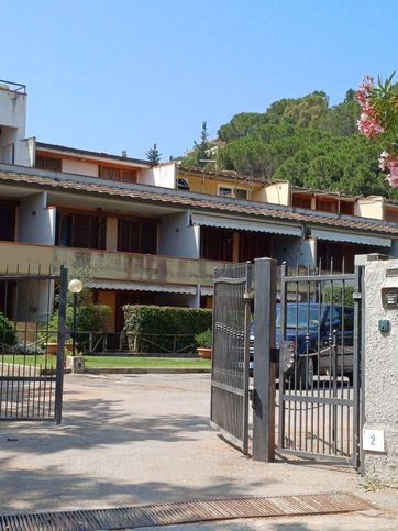 Box/posto auto in residenziale in Via del Sasso dell'Acqua Viva 2