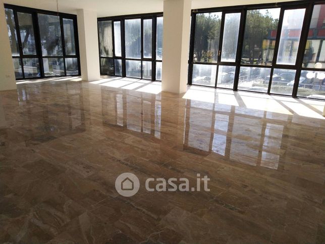 Ufficio in commerciale in Via Don Minzoni 88