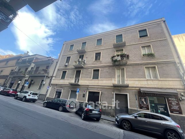 Negozio/locale commerciale in commerciale in Via Duca Degli Abruzzi 3