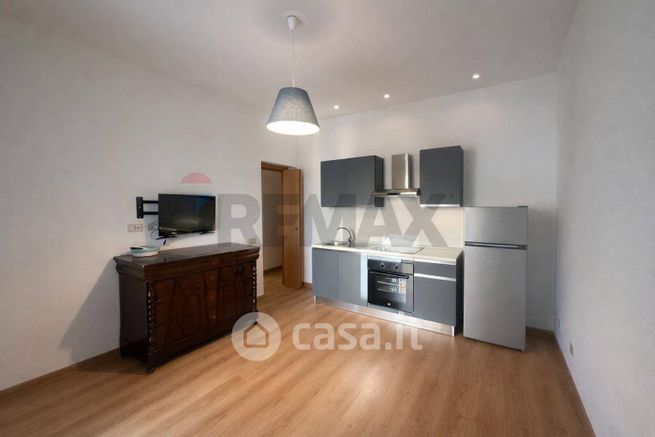 Appartamento in residenziale in Via Carbone 1