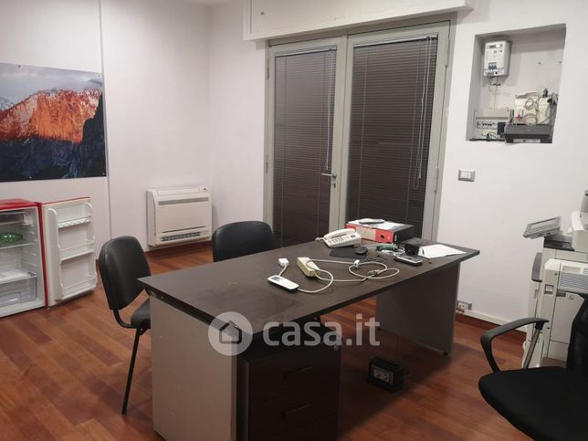 Ufficio in commerciale in Via Cicerone