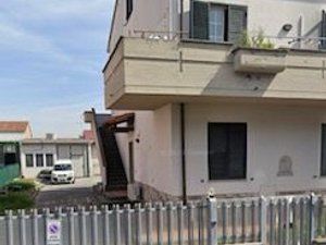 Capannone in commerciale in Via Pompeo Ciotti