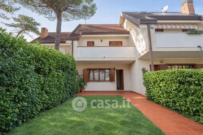 Villetta a schiera in residenziale in Corso delle Nazioni 54