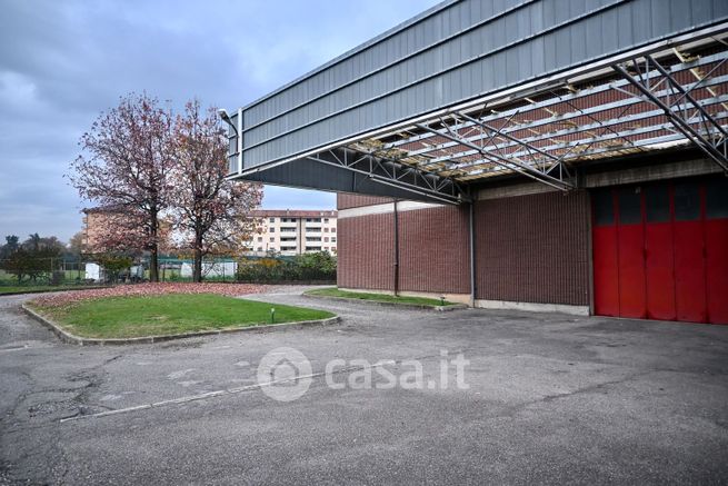 Capannone in commerciale in Via San Solutore 27