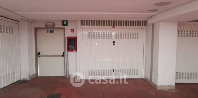 Garage/posto auto in residenziale in Via Ernesto Breda 140