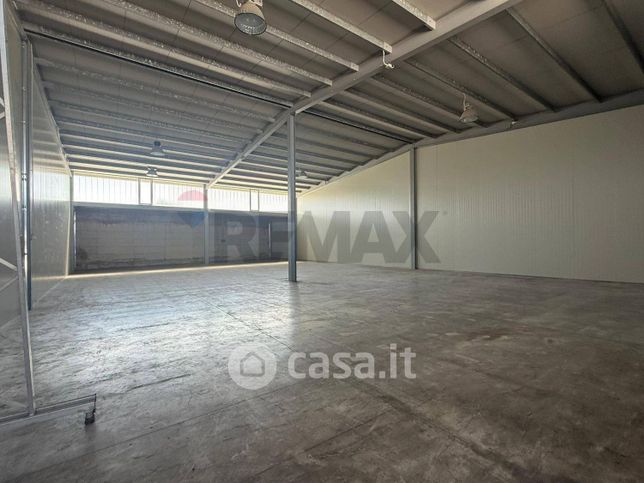 Capannone in commerciale in Strada Provinciale Ceglie Valenzano 64