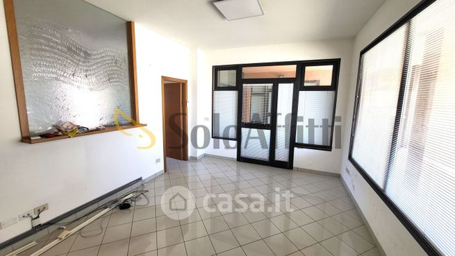 Ufficio in commerciale in 