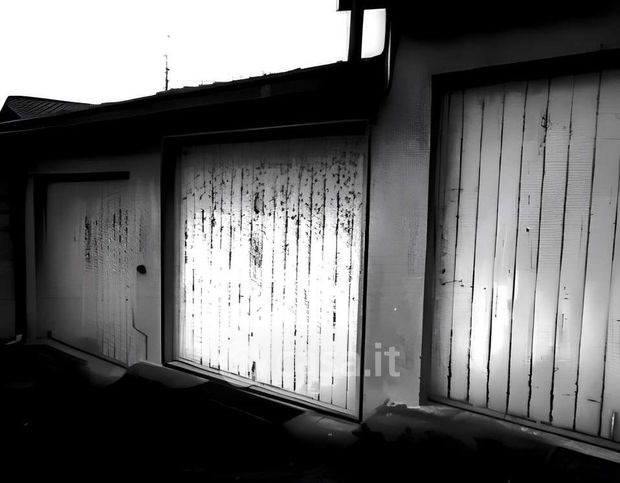 Box/posto auto in residenziale in Via Fratelli Vigorelli 35