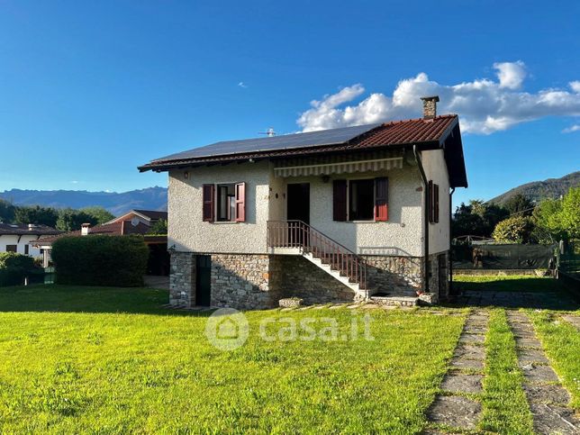 Casa indipendente in residenziale in Via Michelangelo Buonarroti 55