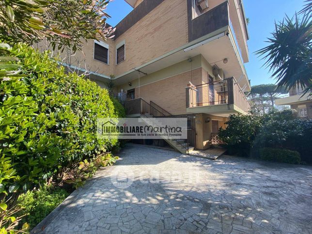 Villetta a schiera in residenziale in Piazza del Poggio