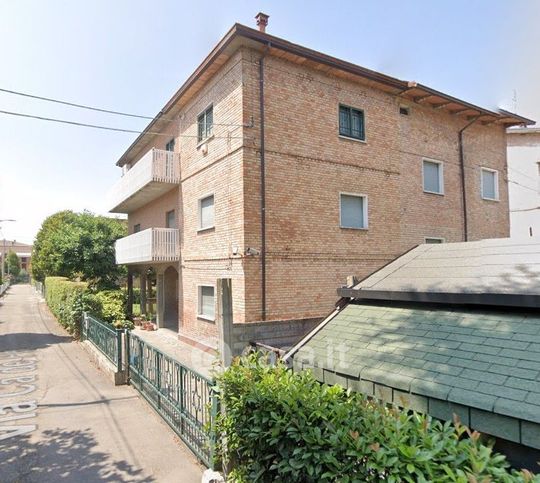 Villa in residenziale in Piazza Martiri Partigiani 88