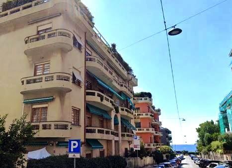 Garage/posto auto in residenziale in Via Giacomo Medici del Vascello