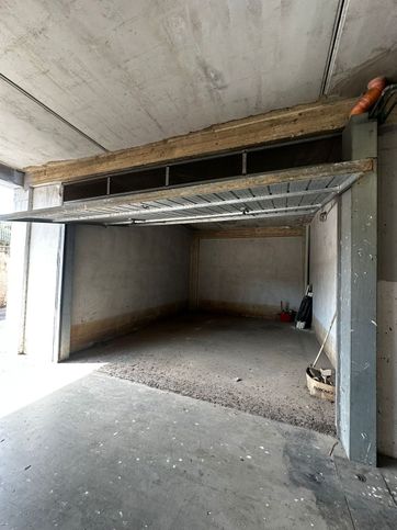 Box/posto auto in residenziale in Via Campoleone Scalo
