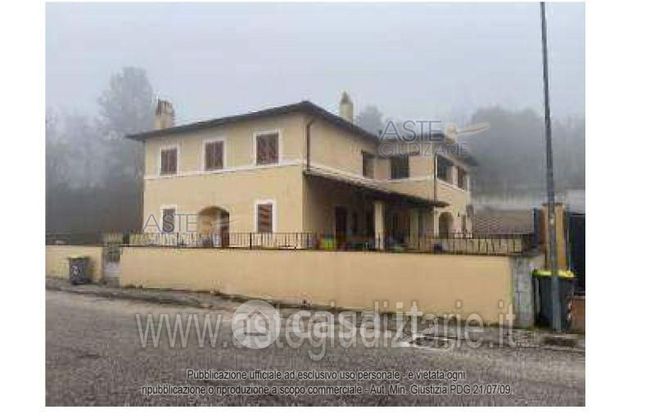 Casa indipendente in residenziale in Via Narni