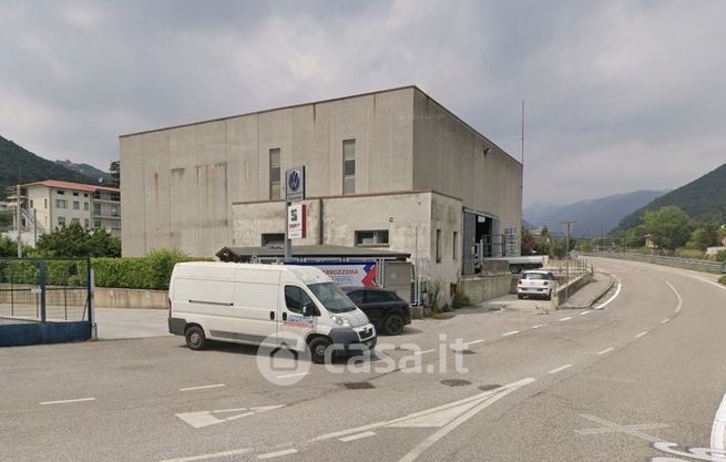 Capannone in commerciale in Viale Veneto 10