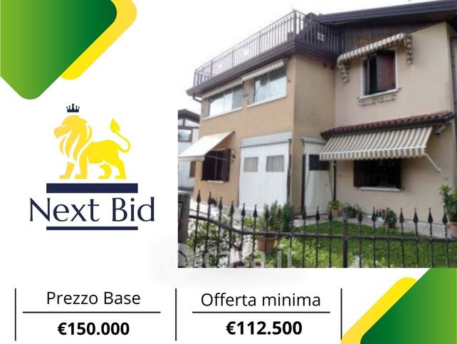 Appartamento in residenziale in Via Eugenio Montale 21