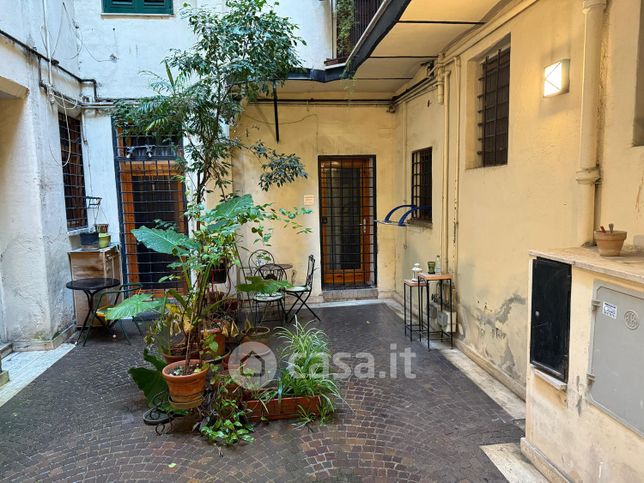 Appartamento in residenziale in Via Ostilia 27