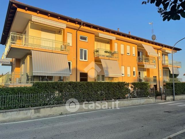 Appartamento in residenziale in Via Circonvallazione 33