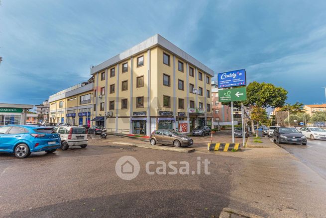 Ufficio in commerciale in Via Carlo Felice 33