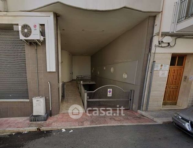 Box/posto auto in residenziale in Via Brindisi 46