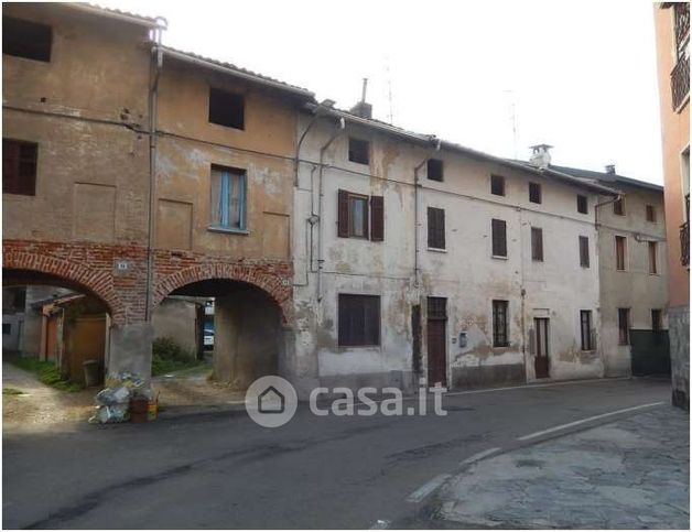 Casa indipendente in residenziale in Via Cairoli 14