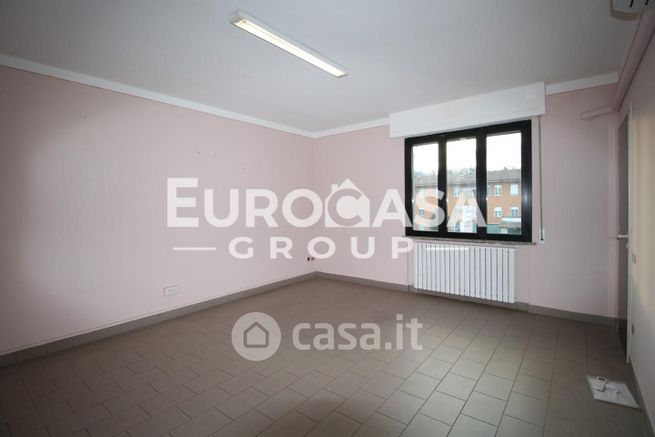 Ufficio in commerciale in Viale San Concordio 395