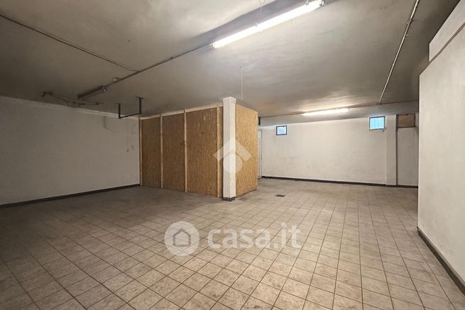 Capannone in commerciale in Via Ludovico Lazzaro Zamenhof 4