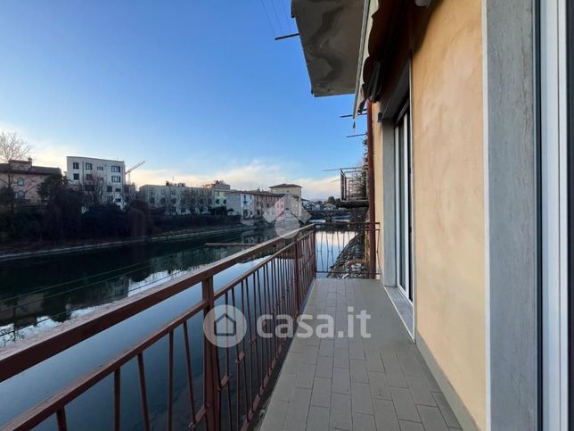 Appartamento in residenziale in Via Deco' e Canetta 28
