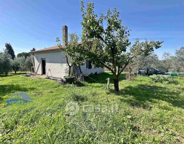 Casa indipendente in residenziale in Strada di Rosaro