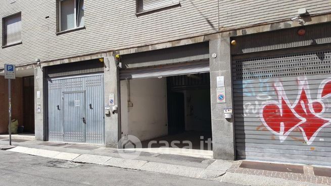 Garage/posto auto in residenziale in Via Giovanni Battista Morgagni 4